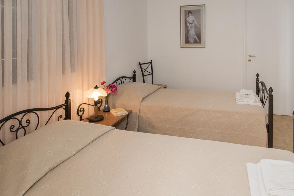 Elena Apartments Pollonia Quarto foto